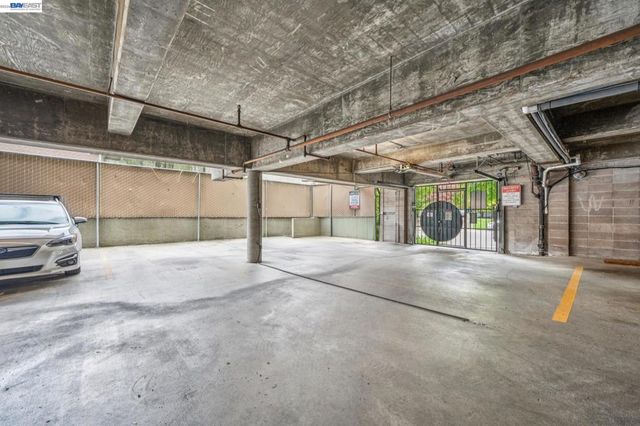 398 ADAMS STREET 302, Oakland, CA 94610