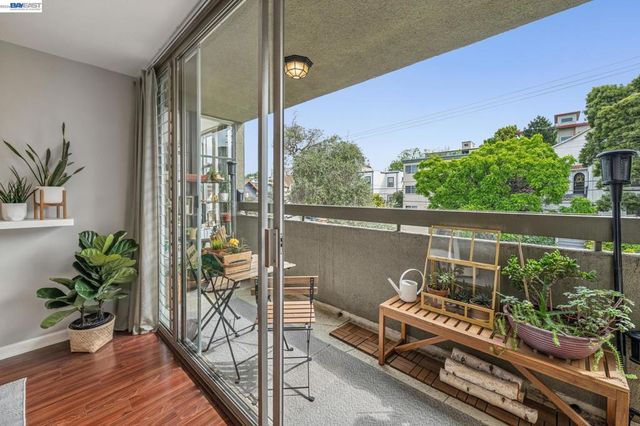 398 ADAMS STREET 302, Oakland, CA 94610