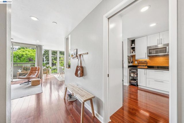 398 ADAMS STREET 302, Oakland, CA 94610