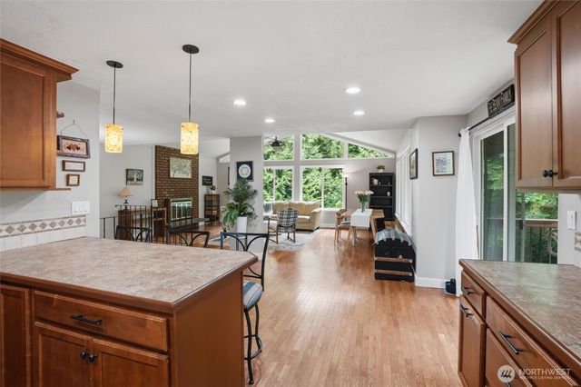 18027 10th Place NE, Poulsbo, WA 98370