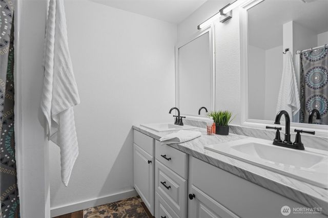 18027 10th Place NE, Poulsbo, WA 98370
