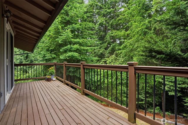 18027 10th Place NE, Poulsbo, WA 98370