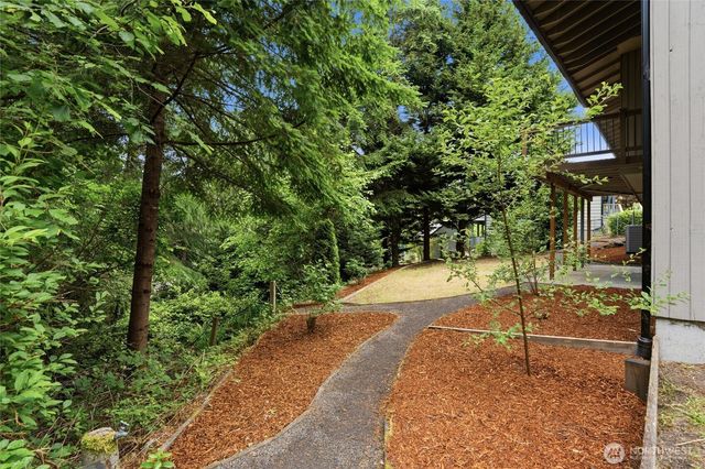 18027 10th Place NE, Poulsbo, WA 98370