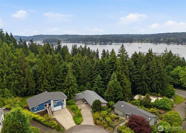 18027 10th Place NE, Poulsbo, WA 98370