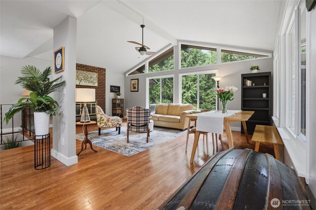 18027 10th Place NE, Poulsbo, WA 98370