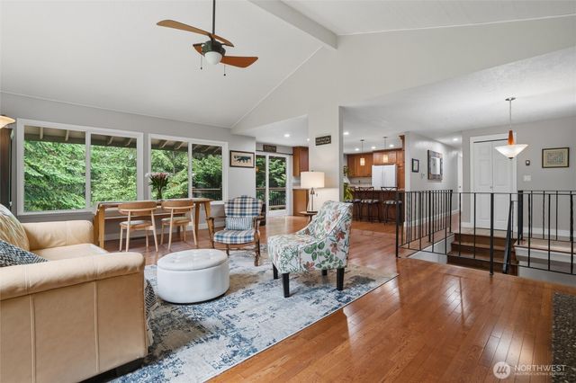 18027 10th Place NE, Poulsbo, WA 98370