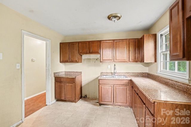 5508 Viewmont Drive, Charlotte, NC 28215