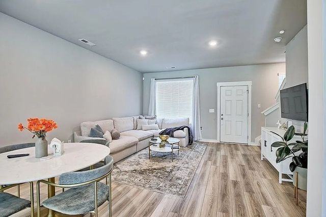 2739 Fordham St, Columbia, TN 38401