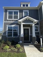 2739 Fordham St, Columbia, TN 38401