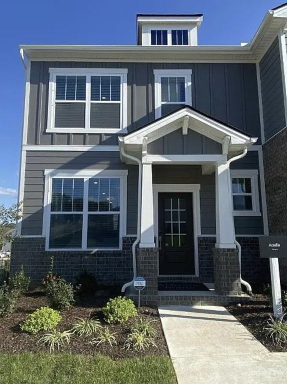 2739 Fordham St, Columbia, TN 38401