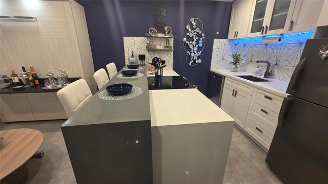 15610 NE 6th Ave 36D, Miami, FL 33162