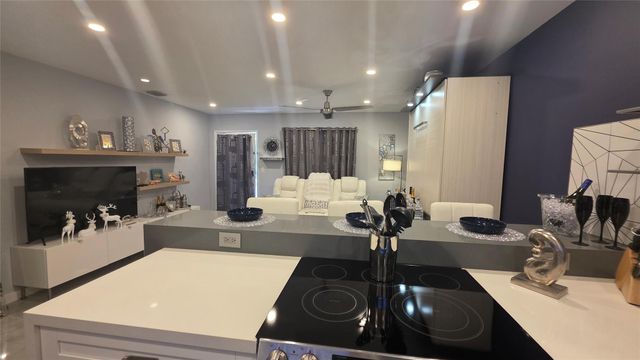 15610 NE 6th Ave 36D, Miami, FL 33162