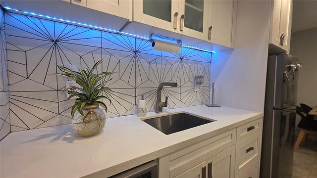 15610 NE 6th Ave 36D, Miami, FL 33162