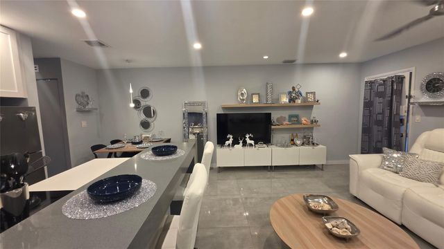 15610 NE 6th Ave 36D, Miami, FL 33162