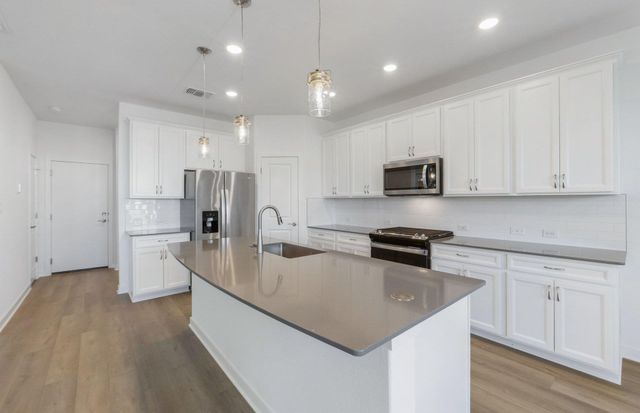 109 Ventura DR, Liberty Hill, TX 78642