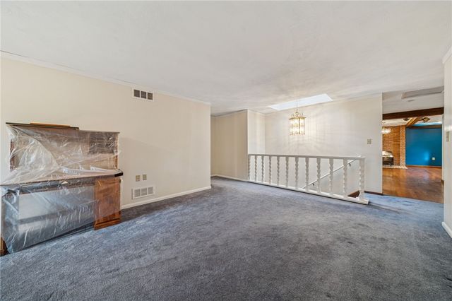 12219 Roth Dr, North Huntingdon, PA 15642