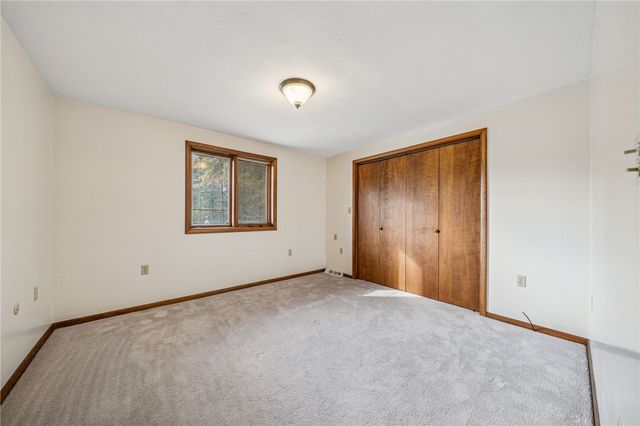 12219 Roth Dr, North Huntingdon, PA 15642