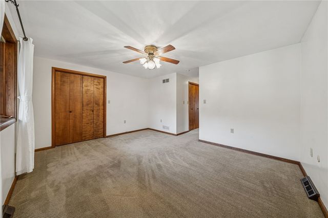 12219 Roth Dr, North Huntingdon, PA 15642