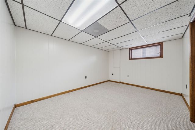 12219 Roth Dr, North Huntingdon, PA 15642