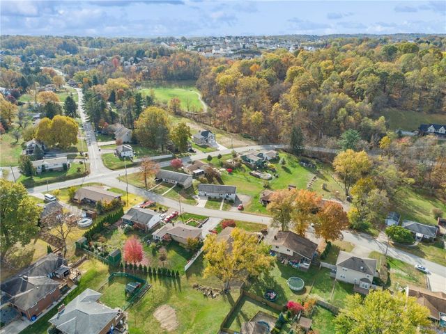 12219 Roth Dr, North Huntingdon, PA 15642