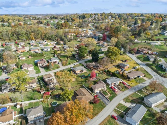 12219 Roth Dr, North Huntingdon, PA 15642