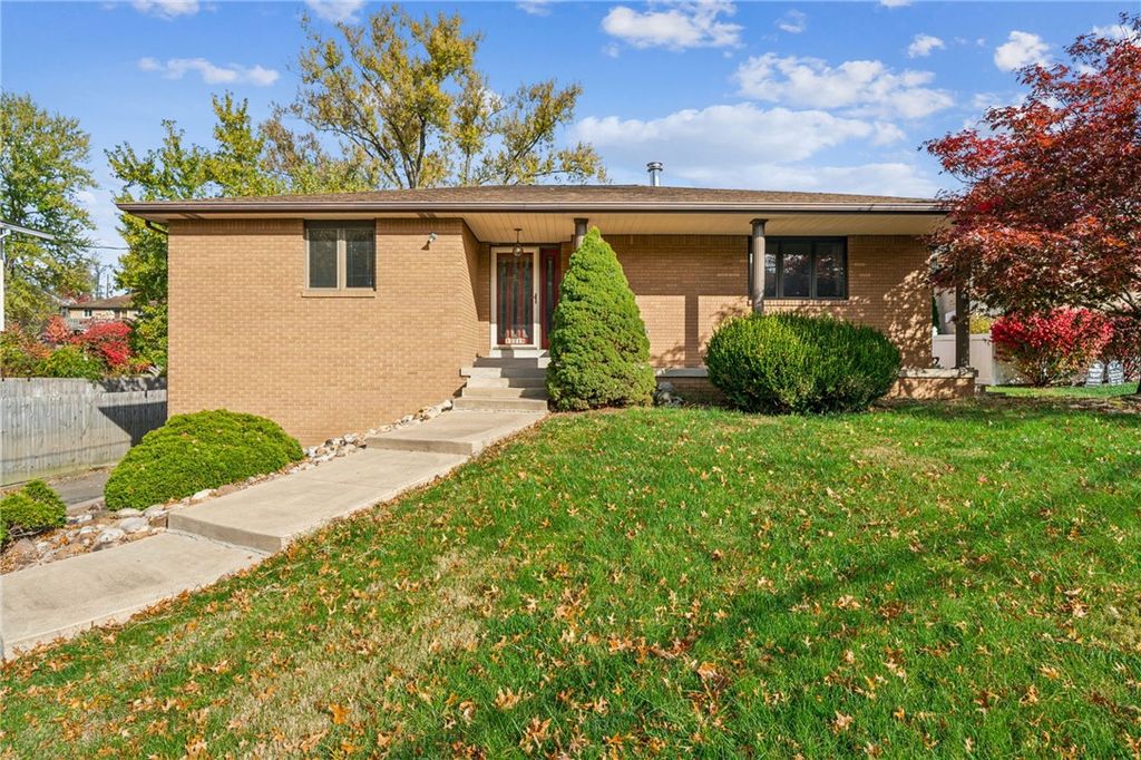 12219 Roth Dr, North Huntingdon, PA 15642