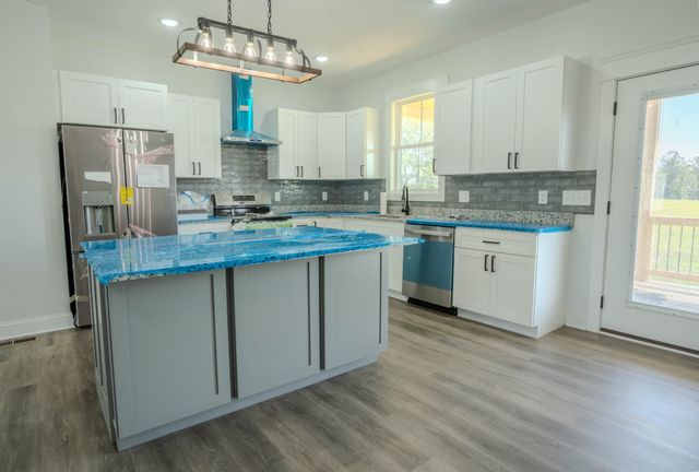 176 Beartown Rd, Loretto, TN 38469