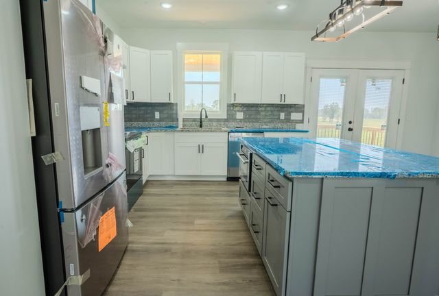 176 Beartown Rd, Loretto, TN 38469