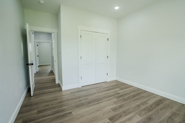 176 Beartown Rd, Loretto, TN 38469