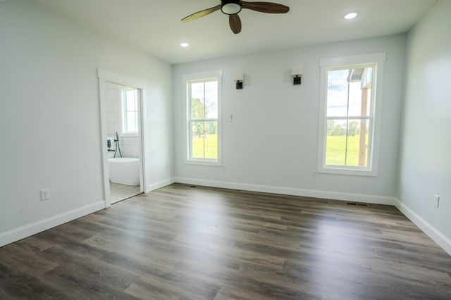 176 Beartown Rd, Loretto, TN 38469