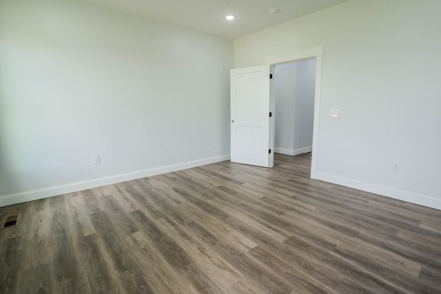 176 Beartown Rd, Loretto, TN 38469