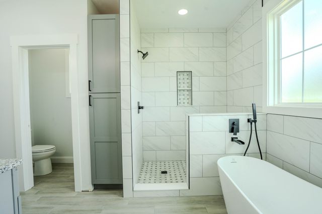 176 Beartown Rd, Loretto, TN 38469