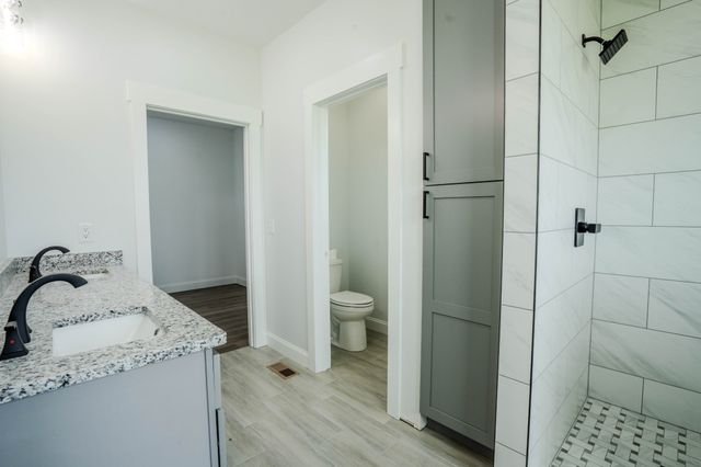 176 Beartown Rd, Loretto, TN 38469