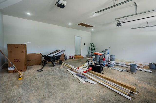 176 Beartown Rd, Loretto, TN 38469