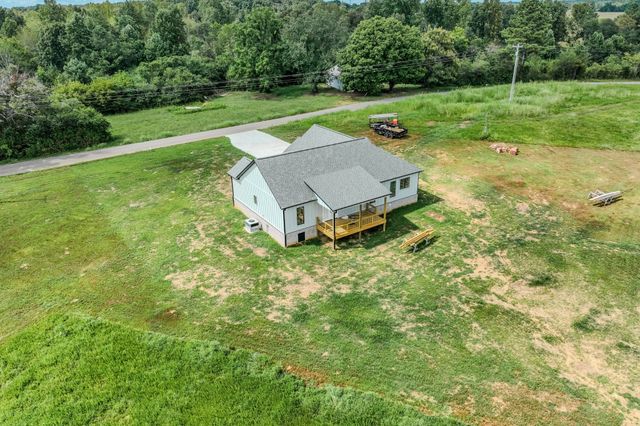 176 Beartown Rd, Loretto, TN 38469