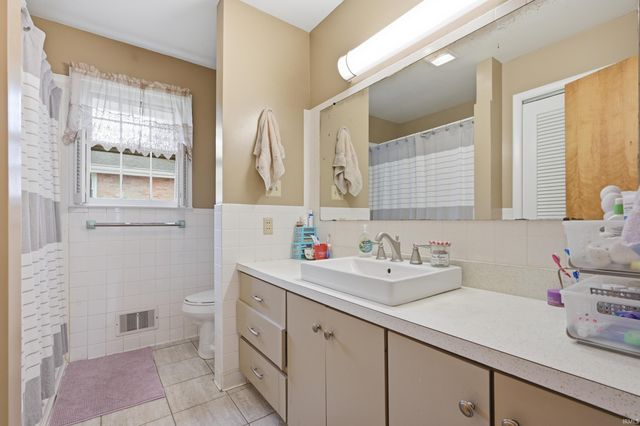 3425 W Brook Drive, Muncie, IN 47304