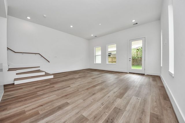 5612 Bertellis Lane, Houston, TX 77091
