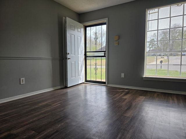 3366 LONE ROCK DR, Memphis, TN 38128