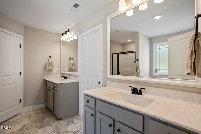 174 Split Rock Way, Zebulon, NC 27597