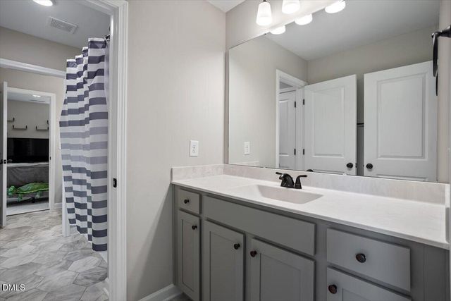 174 Split Rock Way, Zebulon, NC 27597