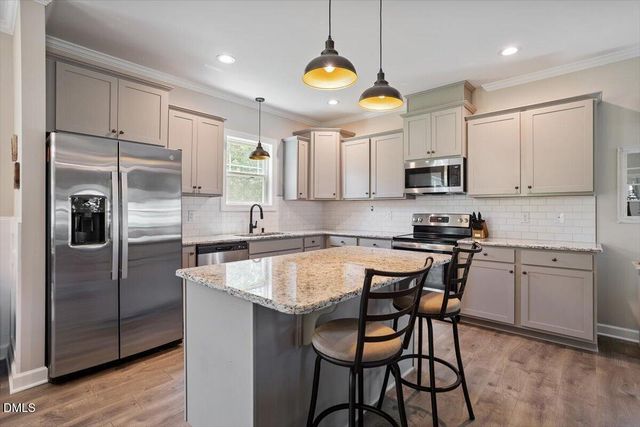174 Split Rock Way, Zebulon, NC 27597