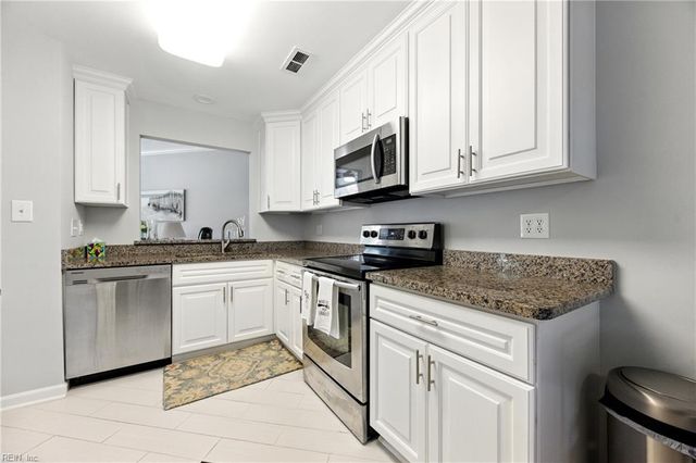 1003 High Dunes Quay Apt 101, Hampton, VA 23664