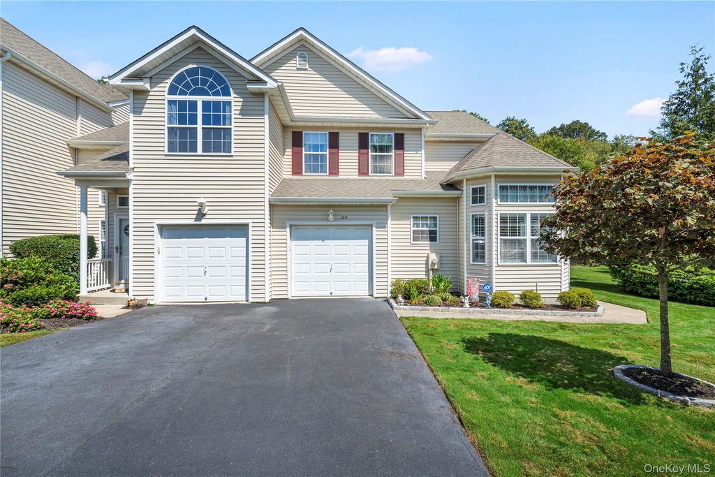 120 Kettles Lane 120, Medford, NY 11763