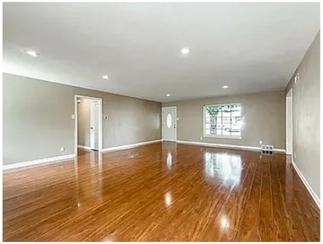 6826 Kingsbury Drive, Dallas, TX 75231