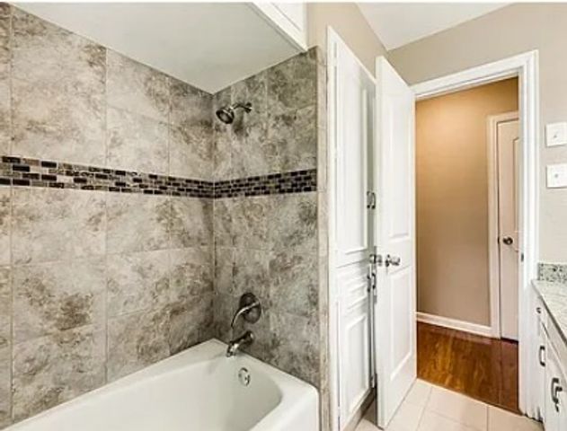 6826 Kingsbury Drive, Dallas, TX 75231