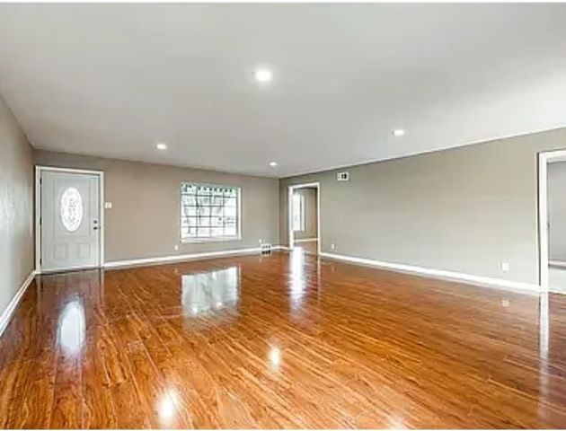 6826 Kingsbury Drive, Dallas, TX 75231