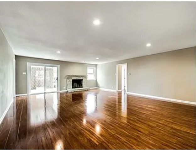 6826 Kingsbury Drive, Dallas, TX 75231