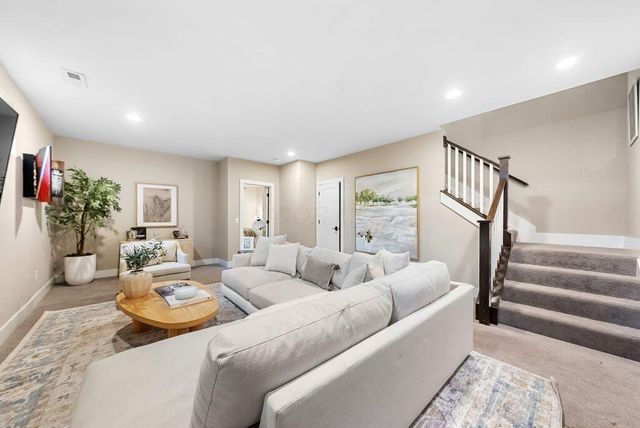 954 W 1st Avenue, Grandview Heights, OH 43212