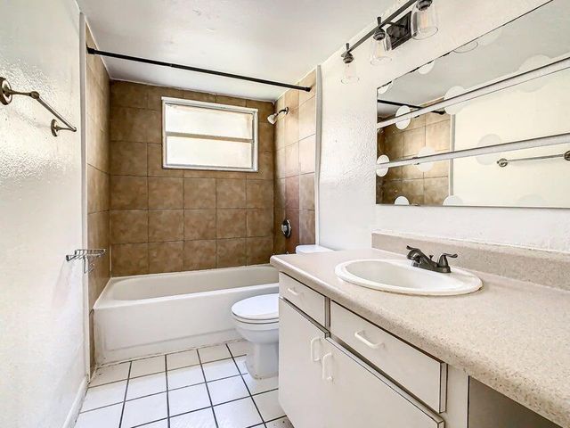 714 Michigan Ct Apt 2, St Cloud, FL 34769