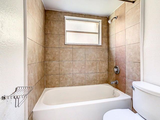 714 Michigan Ct Apt 2, St Cloud, FL 34769